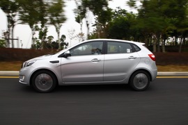 2012款起亚K2两厢深圳试驾实拍