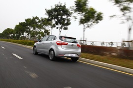 2012款起亚K2两厢深圳试驾实拍