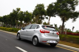 2012款起亚K2两厢深圳试驾实拍