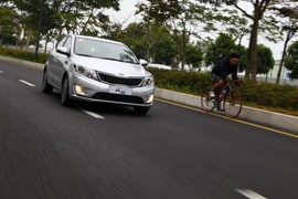 2012款起亚K2两厢深圳试驾实拍