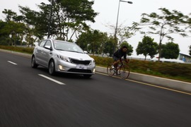 2012款起亚K2两厢深圳试驾实拍