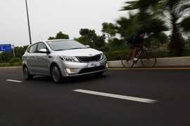 2012款起亚K2两厢深圳试驾实拍