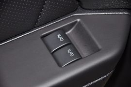 2012款福特野马V6