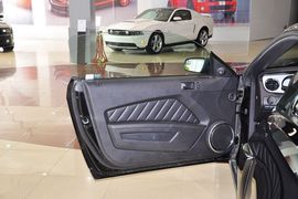 2012款福特野马V6