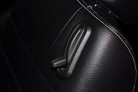 2012款福特野马V6