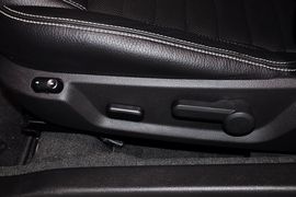 2012款福特野马V6