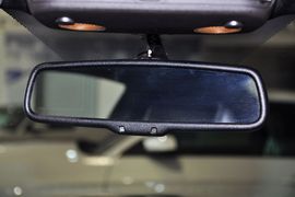 2012款福特野马V6