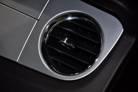 2012款福特野马V6
