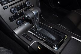 2012款福特野马V6