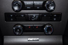 2012款福特野马V6
