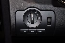 2012款福特野马V6