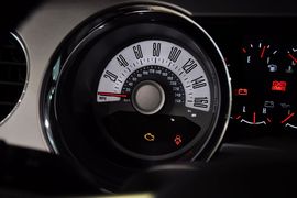 2012款福特野马V6
