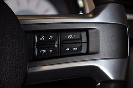 2012款福特野马V6