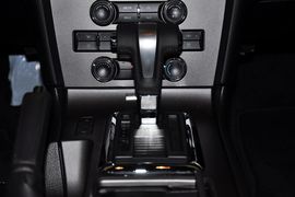 2012款福特野马V6