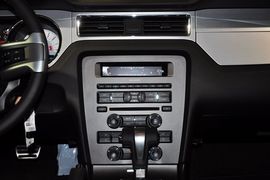 2012款福特野马V6