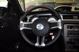 2012款福特野马V6