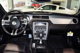 2012款福特野马V6