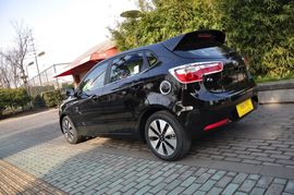 2012款起亚K2两厢1.6L