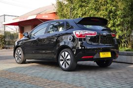 2012款起亚K2两厢1.6L