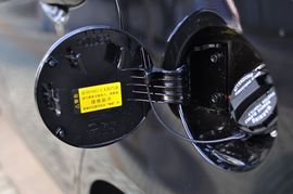 2012款起亚K2两厢1.6L