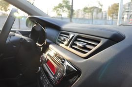 2012款起亚K2两厢1.6L