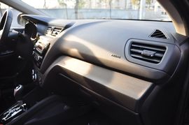 2012款起亚K2两厢1.6L