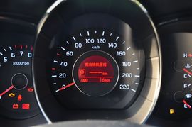 2012款起亚K2两厢1.6L