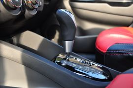 2012款起亚K2两厢1.6L