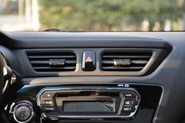 2012款起亚K2两厢1.6L