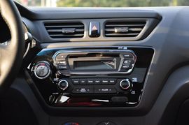 2012款起亚K2两厢1.6L