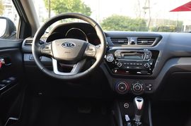 2012款起亚K2两厢1.6L