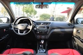 2012款起亚K2两厢1.6L