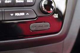 2012款起亚K2两厢1.6L