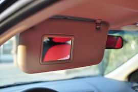 2012款起亚K2两厢1.6L