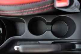 2012款起亚K2两厢1.6L