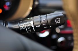 2012款起亚K2两厢1.6L