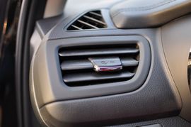 2012款起亚K2两厢1.6L