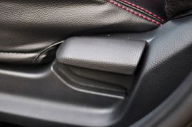 2012款起亚K2两厢1.6L