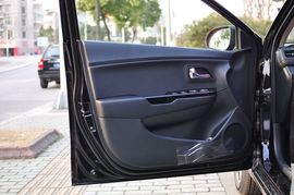 2012款起亚K2两厢1.6L