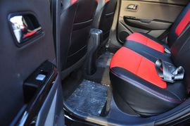 2012款起亚K2两厢1.6L