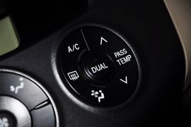 2011款丰田RAV4