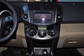 2011款丰田RAV4