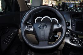 2011款丰田RAV4