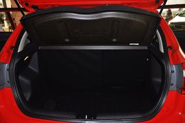 2012款东风悦达起亚K2两厢1.4GLS手动版