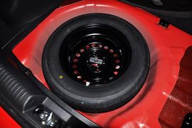 2012款东风悦达起亚K2两厢1.4GLS手动版