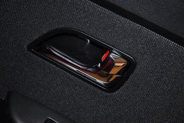 2012款东风悦达起亚K2两厢1.4GLS手动版