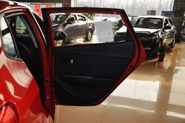 2012款东风悦达起亚K2两厢1.4GLS手动版