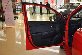 2012款东风悦达起亚K2两厢1.4GLS手动版