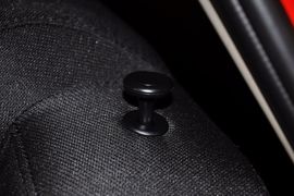 2012款东风悦达起亚K2两厢1.4GLS手动版