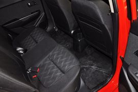 2012款东风悦达起亚K2两厢1.4GLS手动版